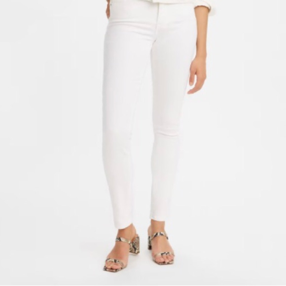 White Levi Strauss Mid-Rise Skinny Crop Jean